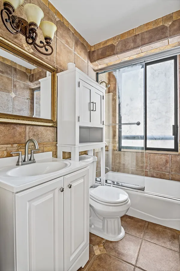 $7,500 | 171 East 84th Street, Unit 11D | Upper East Side