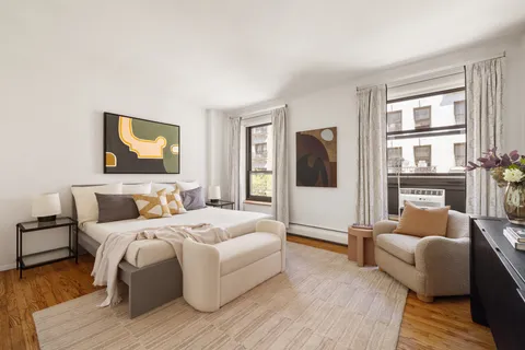 $949,000 | 305 West 98th Street, Unit 4AN | Upper West Side