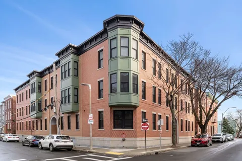 $725,000 | 202 Maverick Street, Unit 106, Boston, MA 02128
