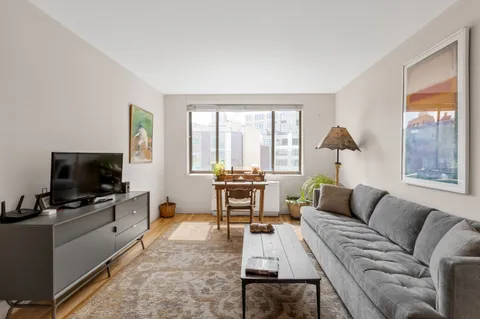 $2,400,000 | 63 Downing Street, Unit 8C | West Village