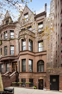 $3,995,000 | 322 West 104th Street | Upper West Side