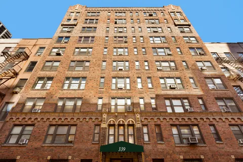 $720,000 | 339 East 58th Street, Unit 9A | Sutton Place