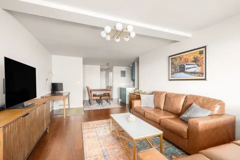 $1,175,000 | 142 East 16th Street, Unit 17E | Gramercy