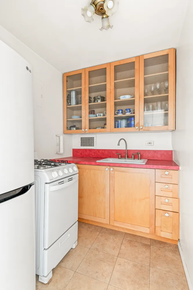 $449,000 | 301 East 75th Street, Unit 14J | Lenox Hill