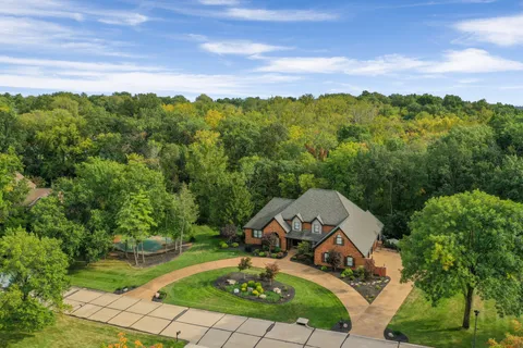 $1,995,000 | 13352 Weston Park Drive, St. Louis, MO 63131