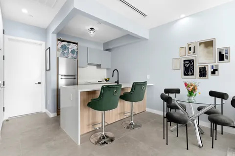 $899,000 | 17 Diamond Street, Unit 4A | Greenpoint