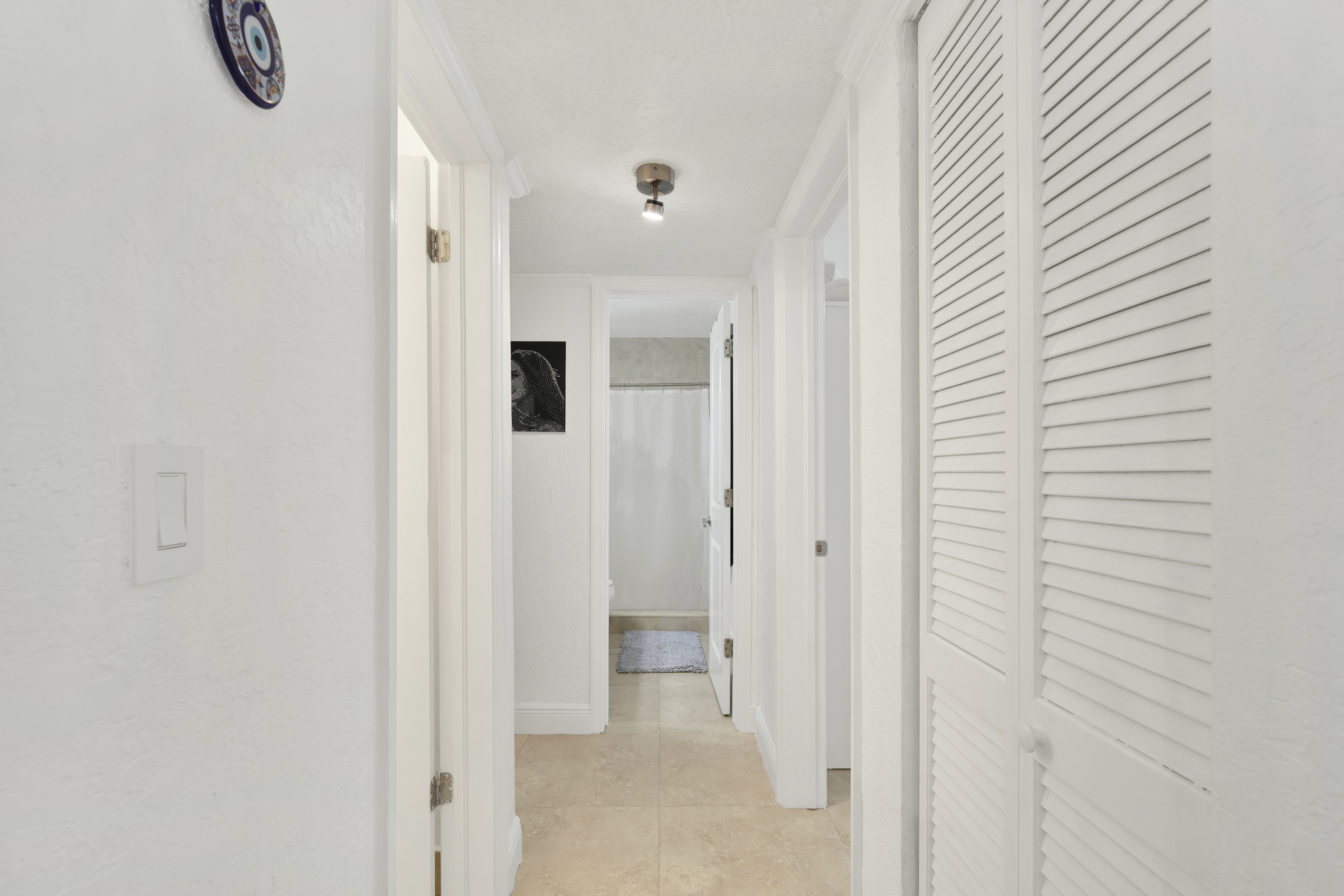 4260 Southwest 68th Court Miami, FL 33155 - Photo 12 of 22