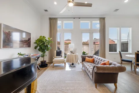 $659,900 | 3306 West 12th Street, Houston, TX 77008