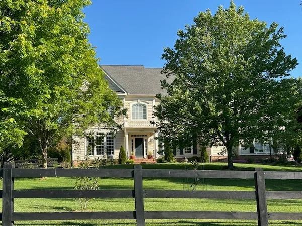 $1,500,000 | 17219 Westfield Place, Hamilton, VA 20158