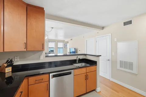$425,000 | 915 E Street Northwest, Unit 1101, Washington, DC 20004
