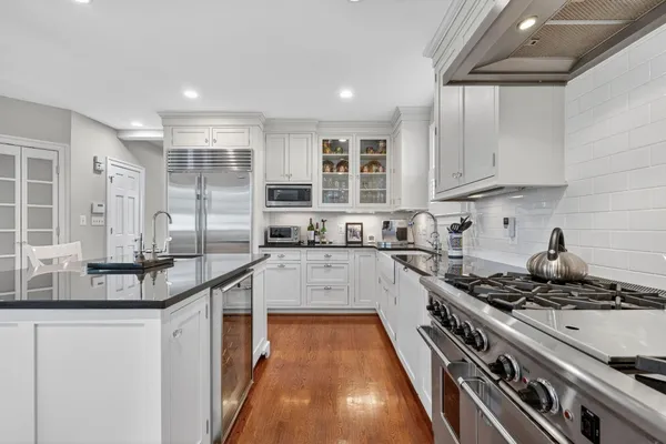 $2,295,000 | 600 Upland Place, Alexandria, VA 22301