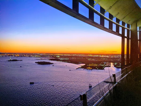 $6,695,000 | 50 West Street, Unit 37C | Financial District