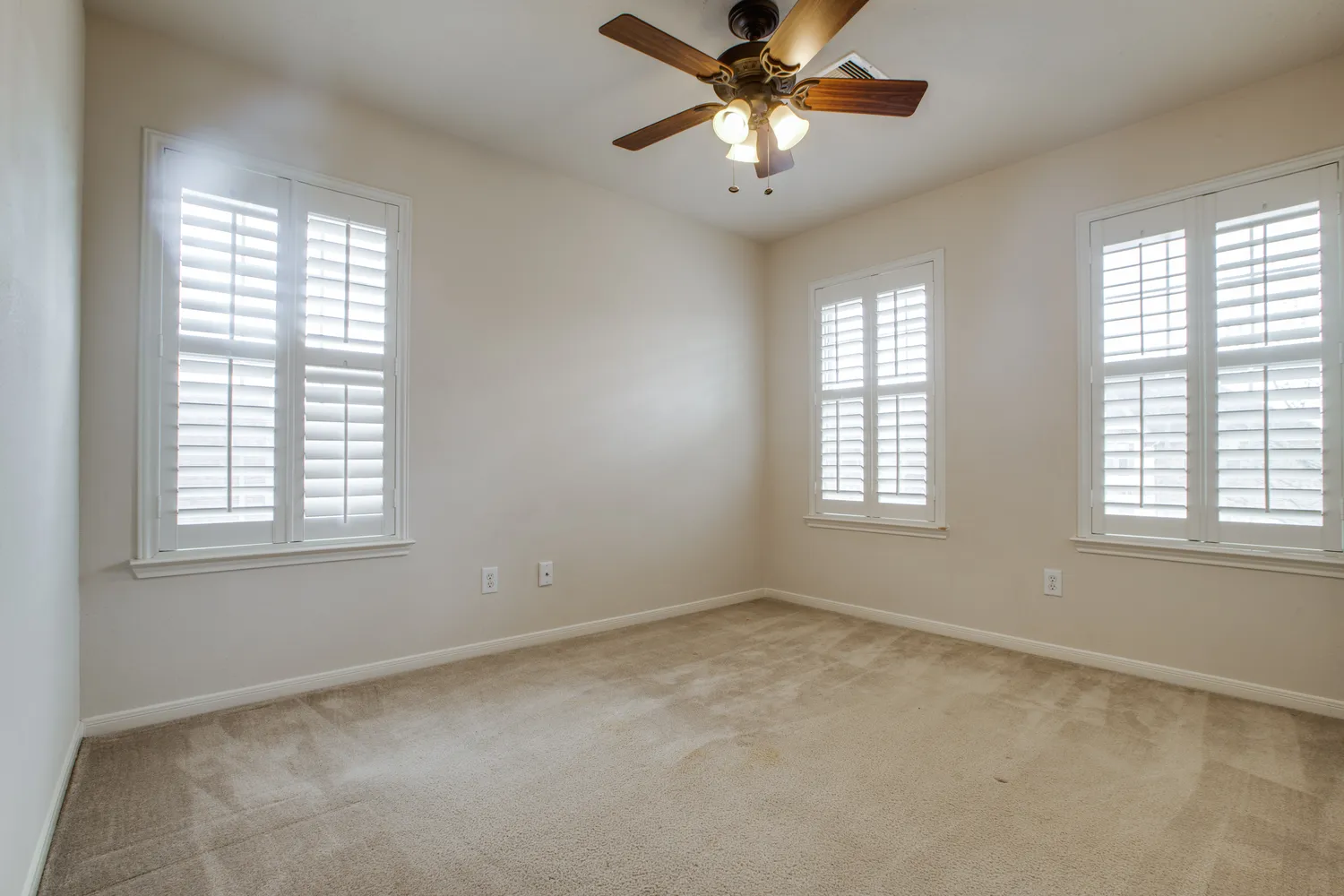 $440,000 | 6807 Chapelfield Lane, Houston, TX 77049