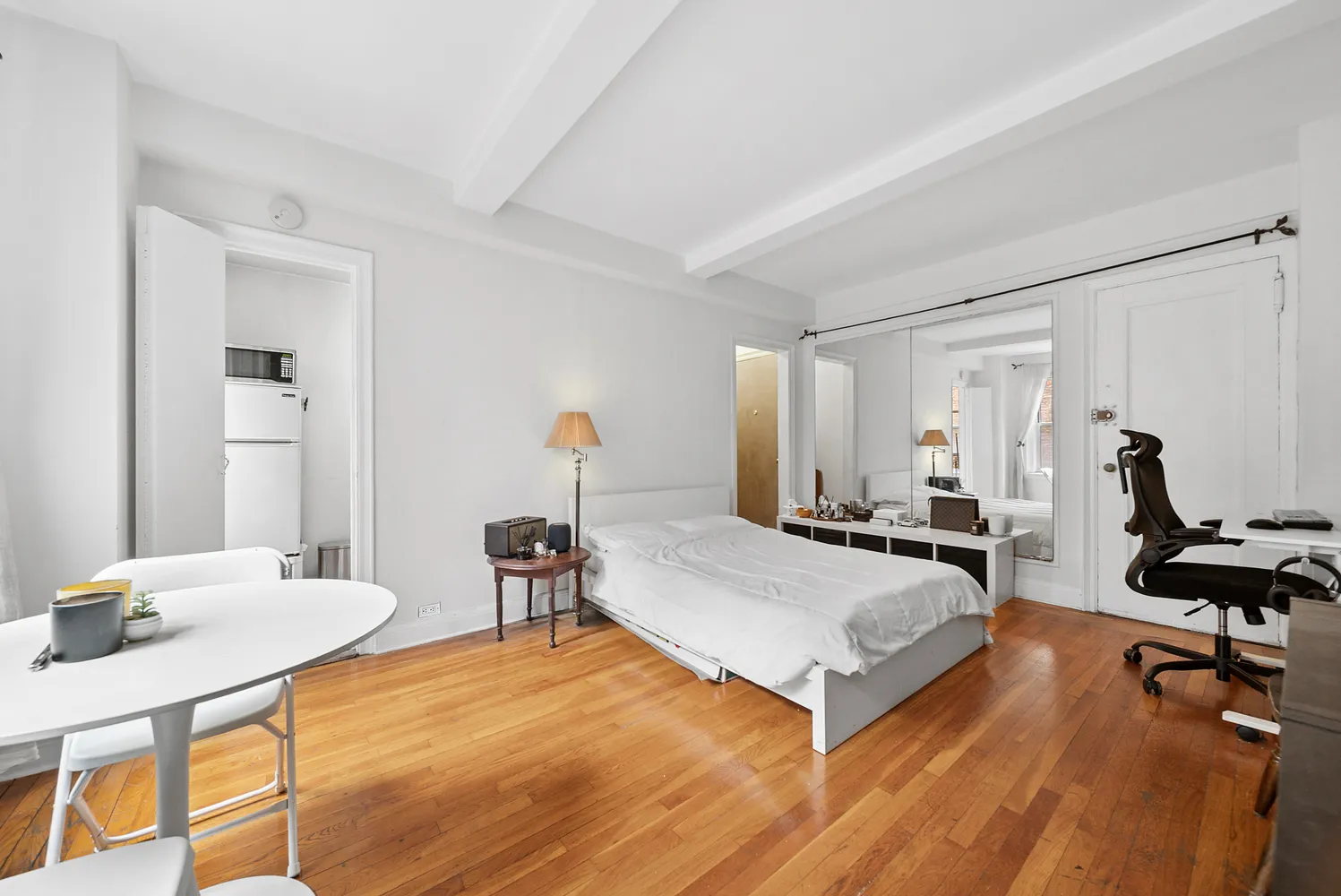 $2,800 | 321 East 54th Street, Unit 6J | Sutton Place