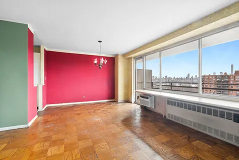 $1,100,000 | 400 Central Park West, Unit 20B | Upper West Side
