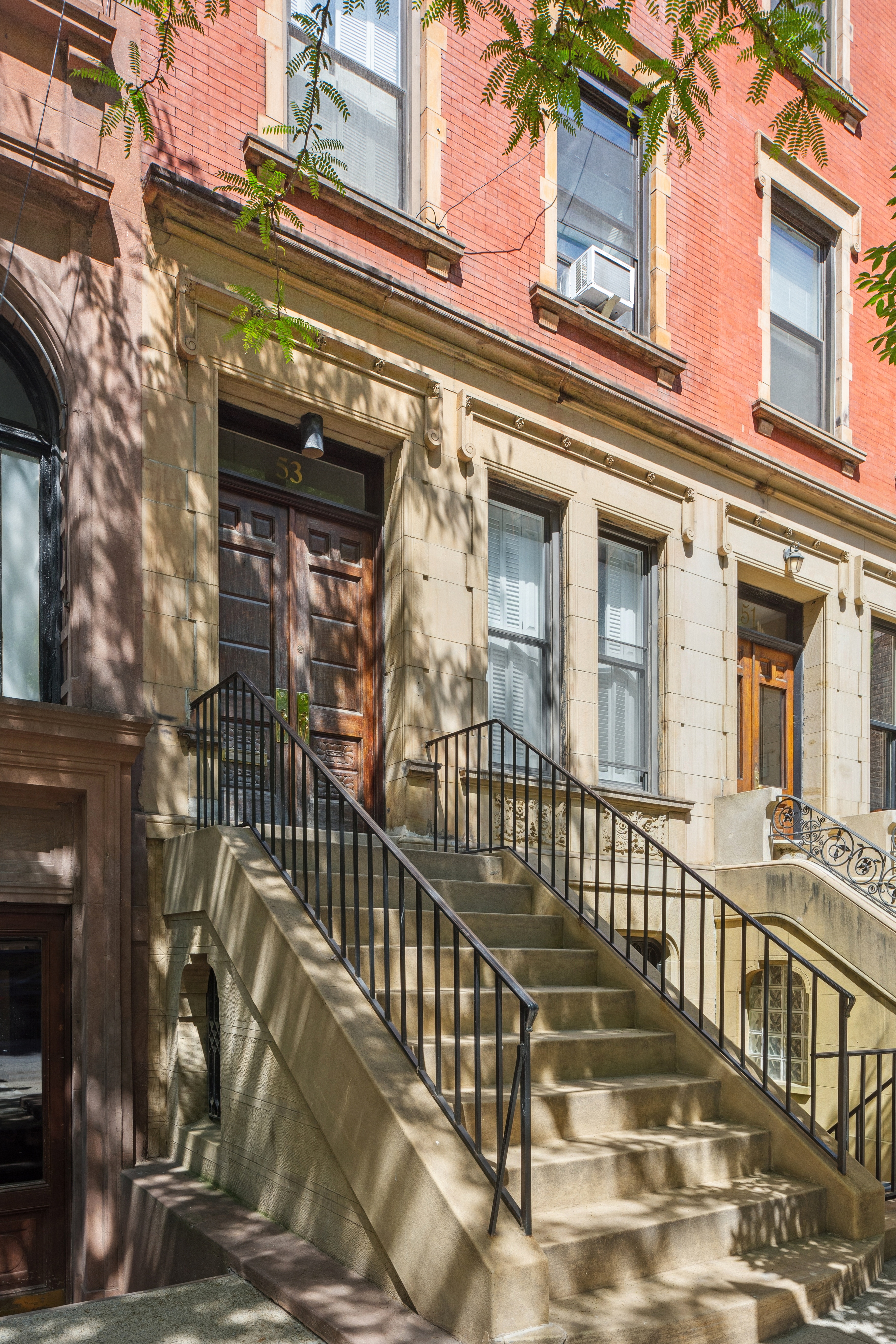 53 West 82nd Street, Unit 2 Manhattan, NY 10024 - Photo 9 of 10 front view of a building