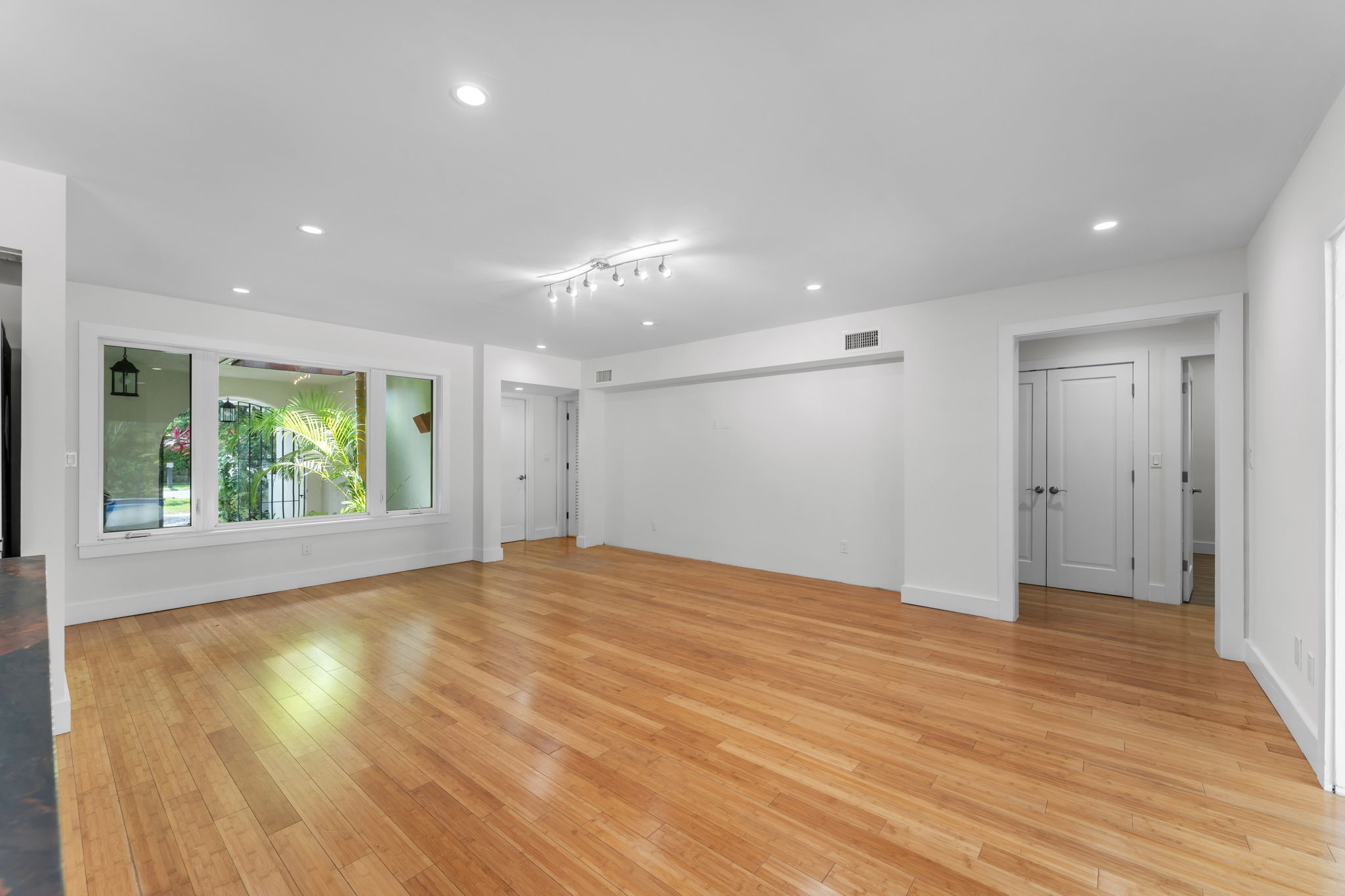 7711 Erwin Road Coral Gables, FL 33143 - Photo 11 of 28
