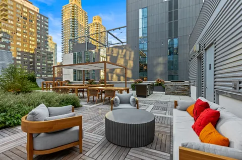 $1,399,000 | 50 Riverside Boulevard, Unit 3T | Upper West Side
