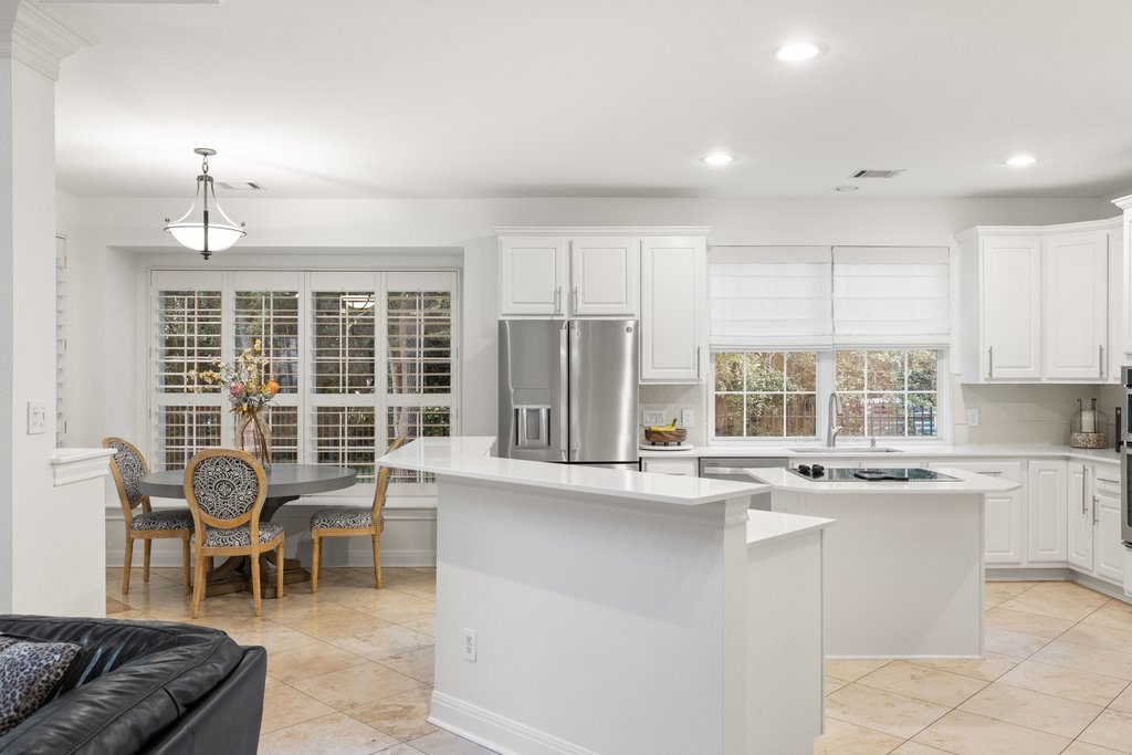 13 Sunview Road The Hills, TX 78738 - Photo 12 of 40