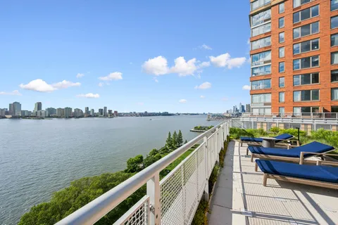 $7,950 | 20 River Terrace, Unit 5H | Battery Park City