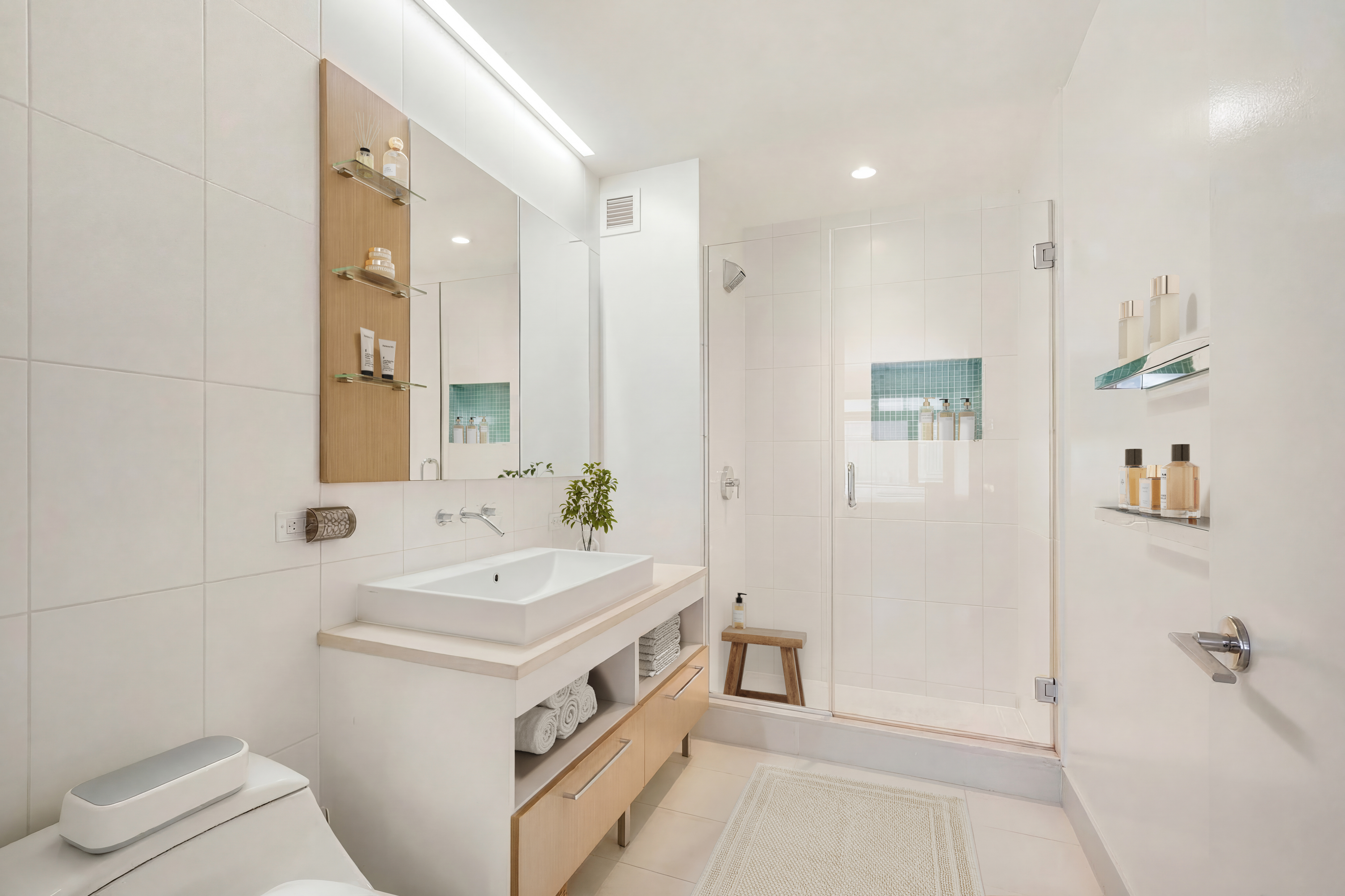 11-02 49th Avenue, Unit 4H Queens, NY 11101 - Photo 7 of 21 Gallery Image 7