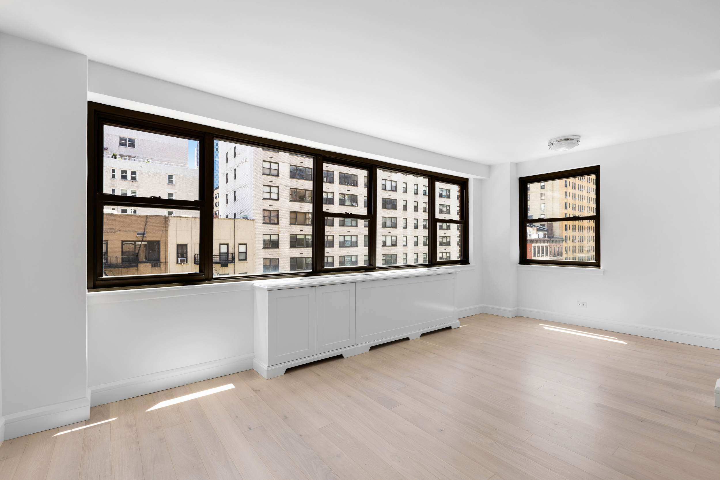 233 East 69th Street, Unit 6K Manhattan, NY 10021 - Photo 9 of 11