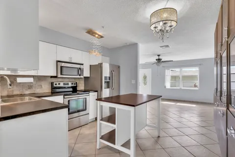 $325,999 | 7115 Northwest 73rd Street, Tamarac, FL 33321