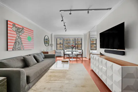 $575,000 | 245 East 24th Street, Unit 10E | Kips Bay