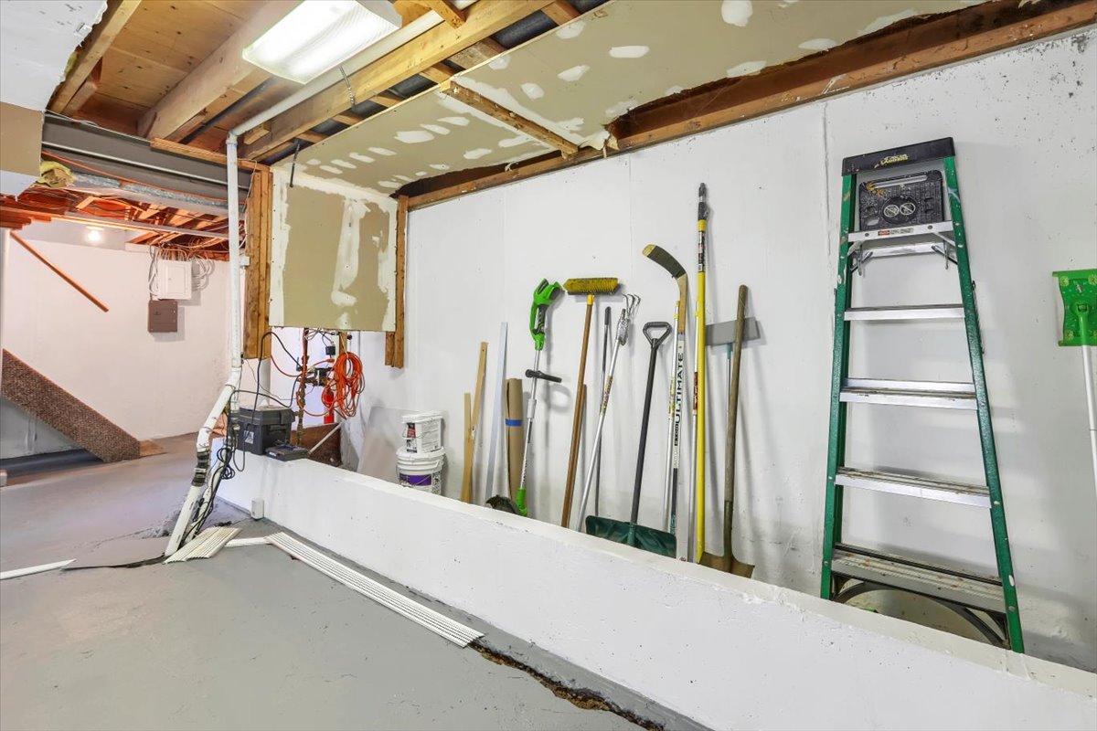 114 Greencroft Avenue Staten Island, NY 10308 - Photo 24 of 30