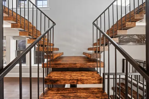 $1,565,000 | 2712 West Sunnyside Avenue, Chicago, IL 60618