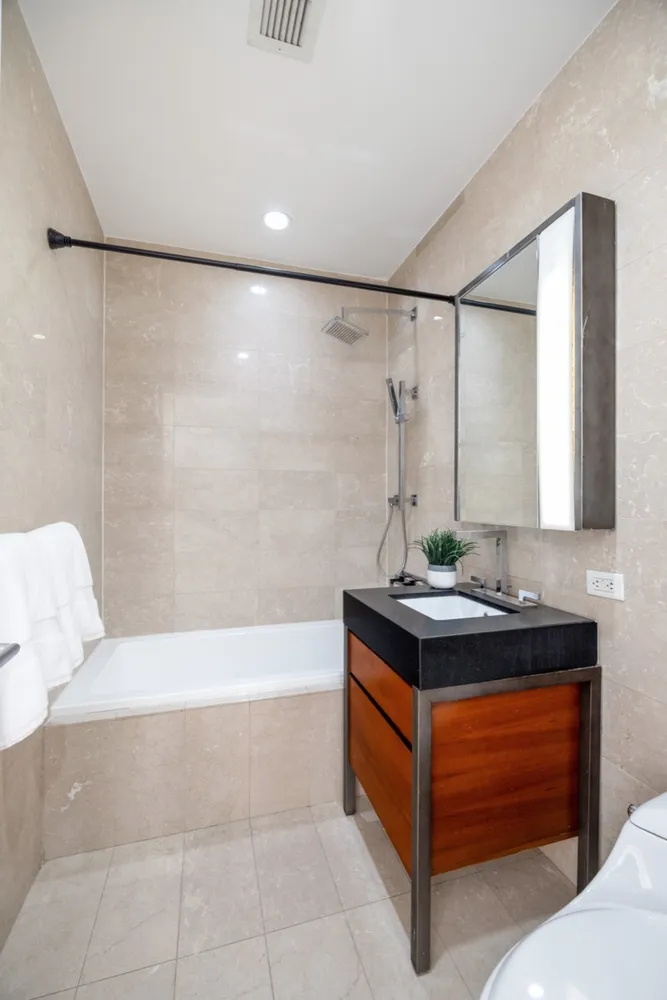 $2,195,000 | 75 Wall Street, Unit 36FF | Financial District