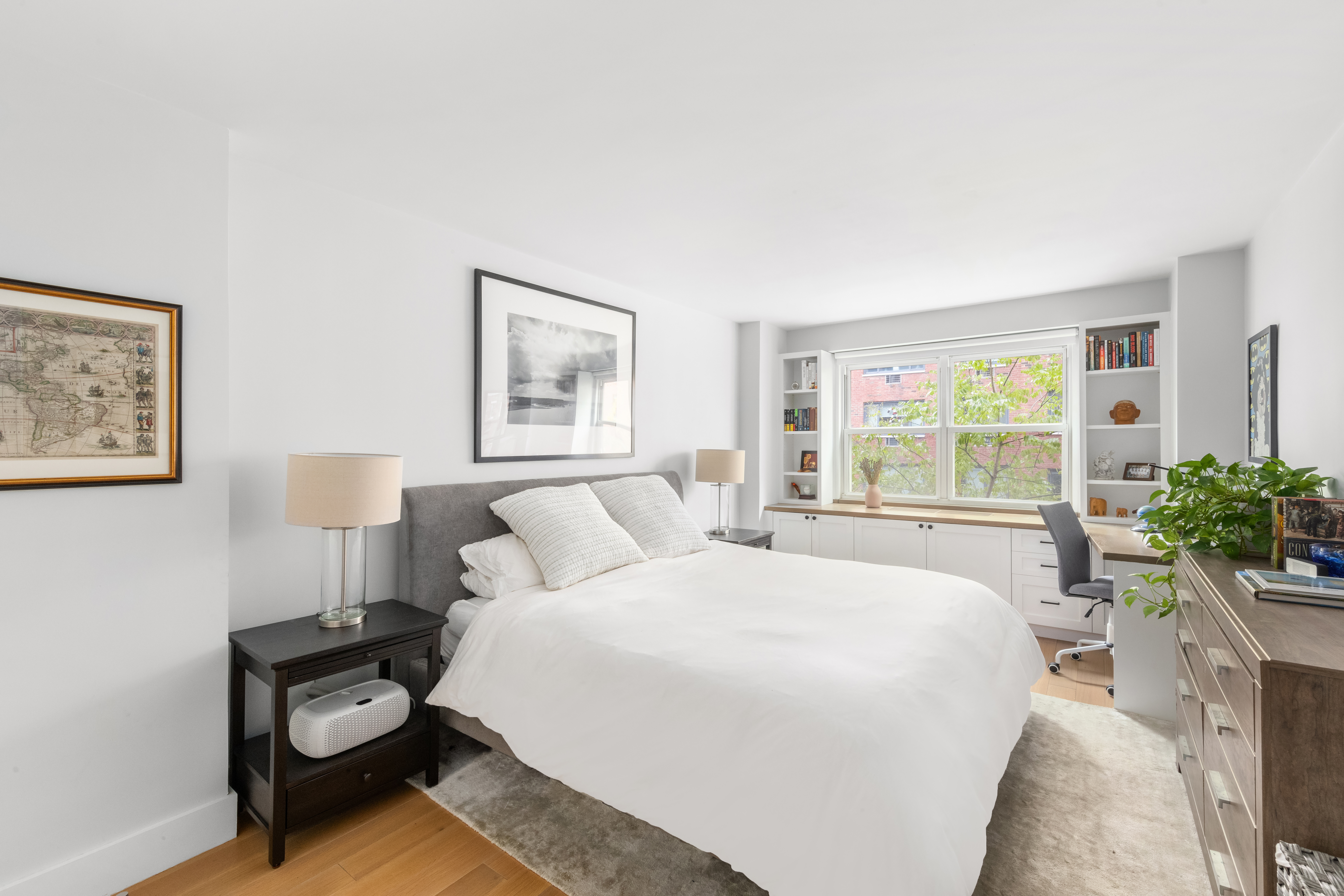 101 West 12th Street, Unit 4H Manhattan, NY 10011 - Photo 2 of 6