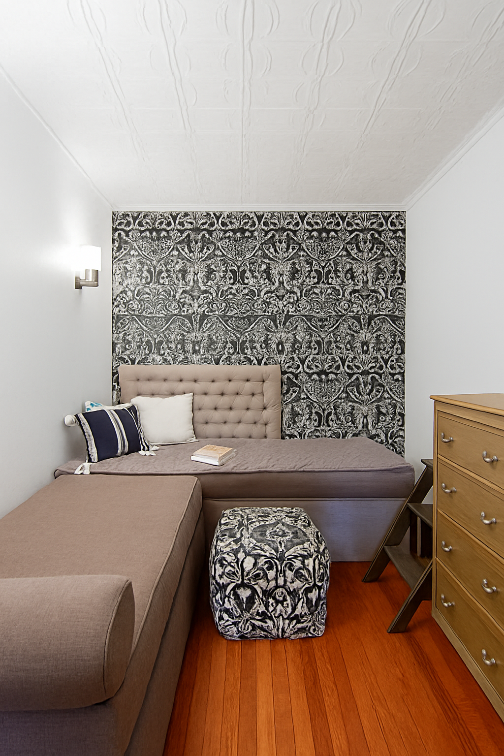 292 Windsor Place, Unit GARDEN Brooklyn, NY 11218 - Photo 5 of 7 a living room with a couch and wooden floor