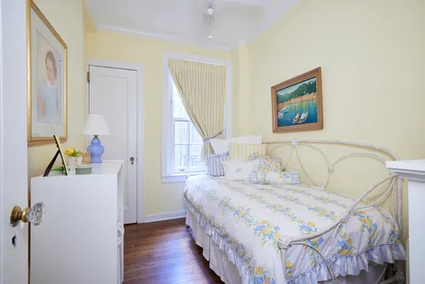 $2,250,000 | 162 East 80th Street, Unit 5B | Upper East Side