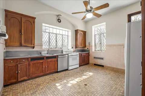 Contact Agent | 3130 Woodland Drive Northwest, Washington, DC 20008