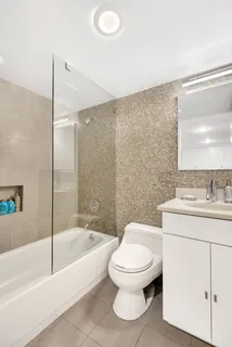 $925,000 | 372 5th Avenue, Unit 3M | Midtown South