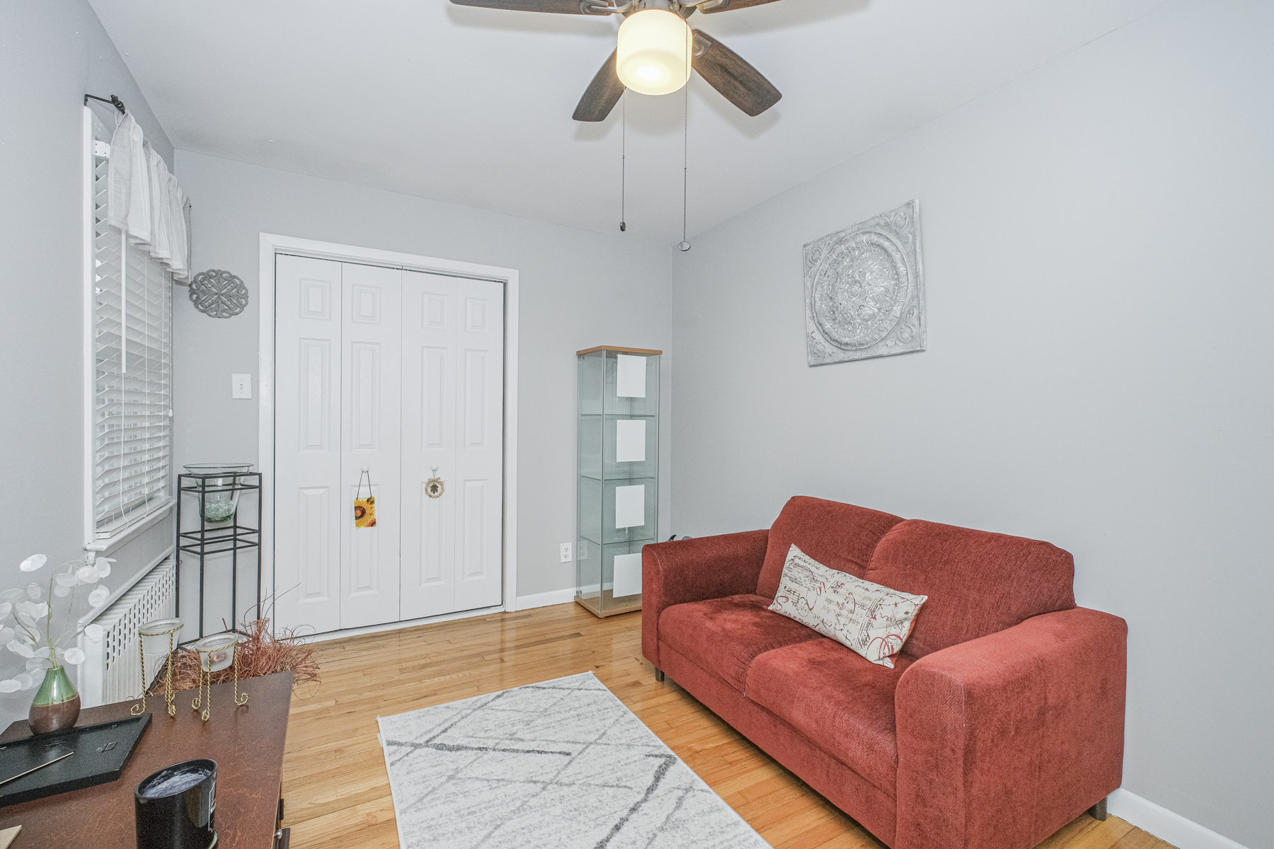 503 Falcon Avenue Staten Island, NY 10306 - Photo 17 of 30 a blue room with a couch
