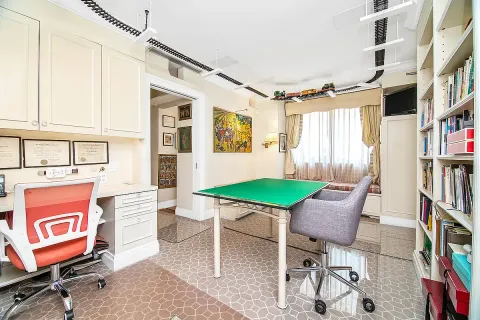 $525,000 | 936 5th Avenue, Unit MOC2 | Lenox Hill