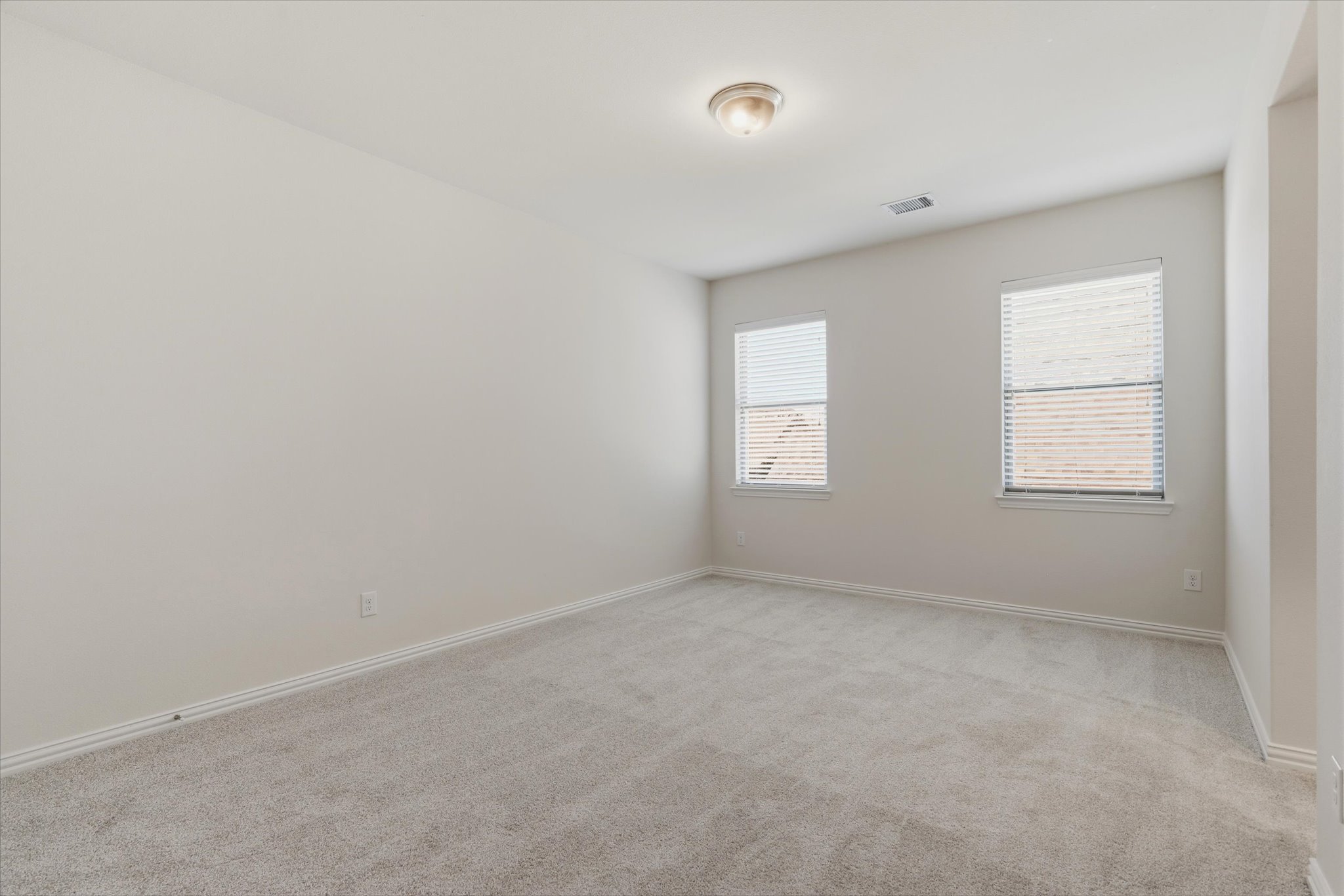 2433 Mare Road Carrollton, TX 75010 - Photo 25 of 41 Gallery Image 25