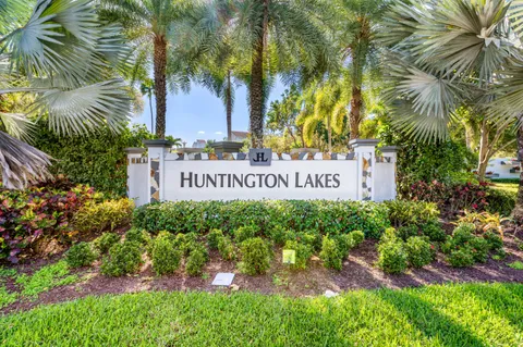 $215,000 | 7076 Huntington Lane, Unit 502, Delray Beach, FL 33446