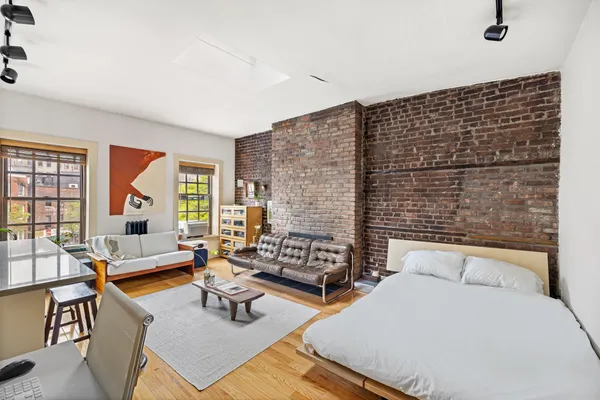 $4,150 | 31 8th Avenue, Unit 4 | West Village
