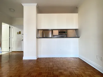 $3,700 | 400 East 90th Street, Unit 15B | Upper East Side