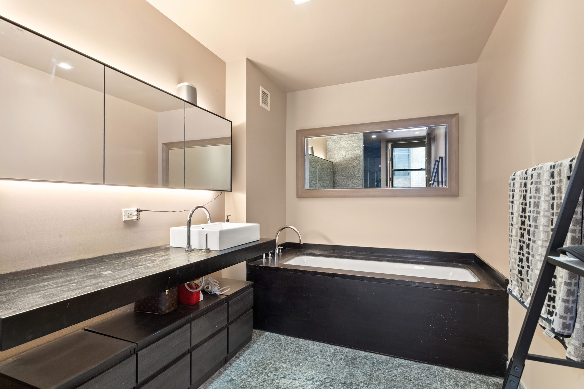 20 Pine Street, Unit 902 Manhattan, NY 10005 - Photo 4 of 12