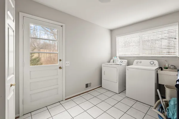 $1,350,000 | 3705 Templeton Place, Alexandria, VA 22304