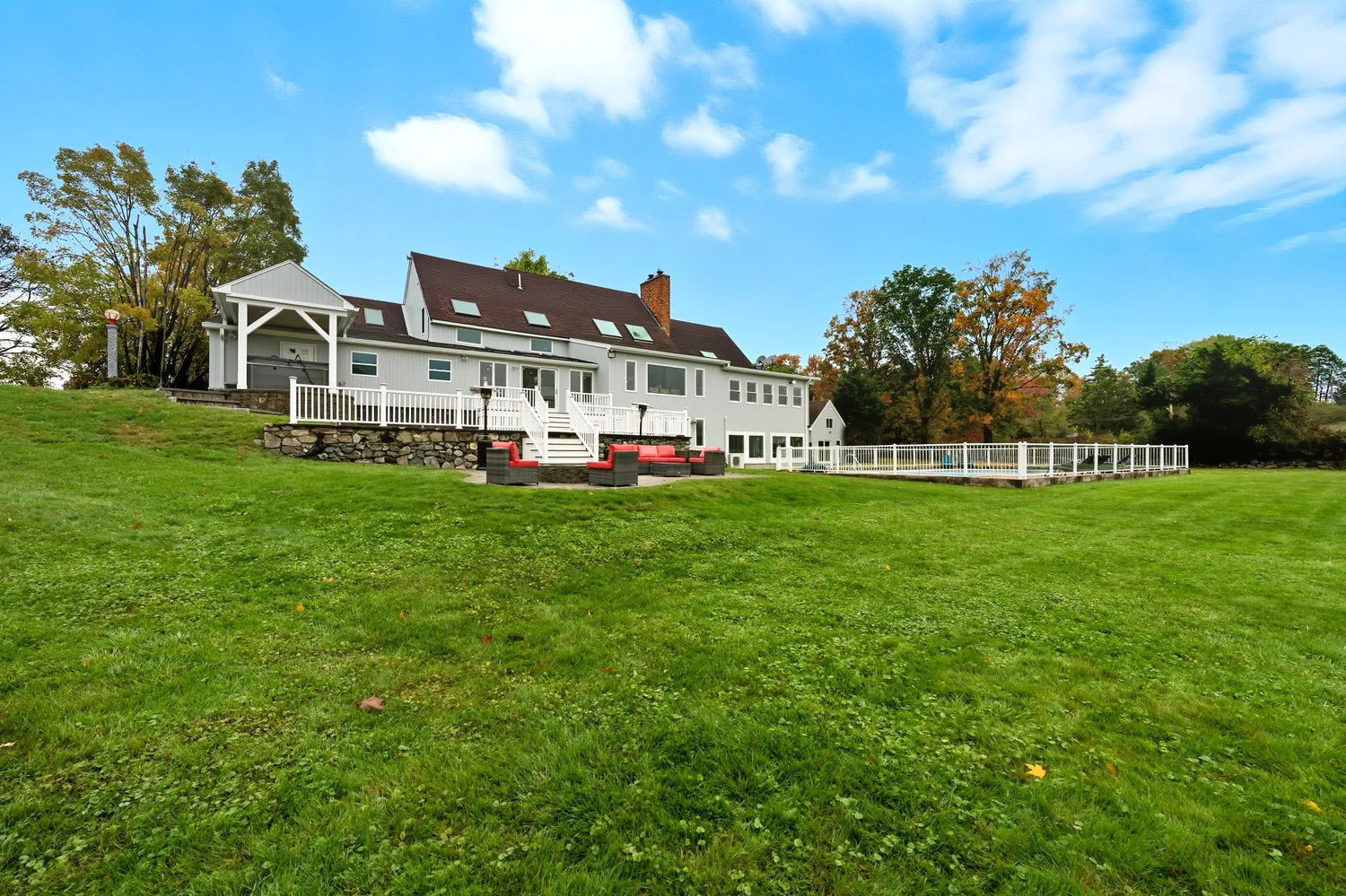 $2,400,000 | 6 Lynbrook Road, Southborough, MA 01772