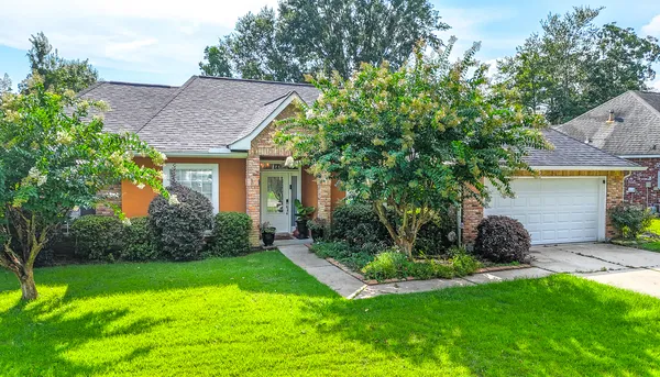 $389,000 | 444 Choctaw Drive, Abita Springs, LA 70420