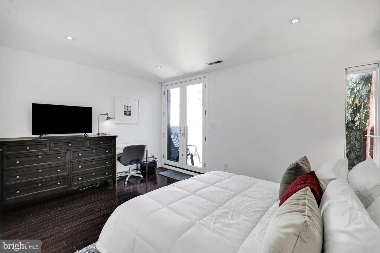 1630 19th Street Northwest Washington, DC 20009 - Photo 30 of 44