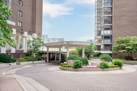$450,000 | 1600 North Oak Street, Unit 603, Arlington, VA 22209