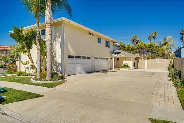$3,195 | 301 Oswego Avenue, Huntington Beach, CA 92648