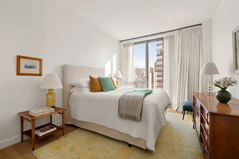 $2,770,000 | 360 East 89th Street, Unit 14C | Upper East Side